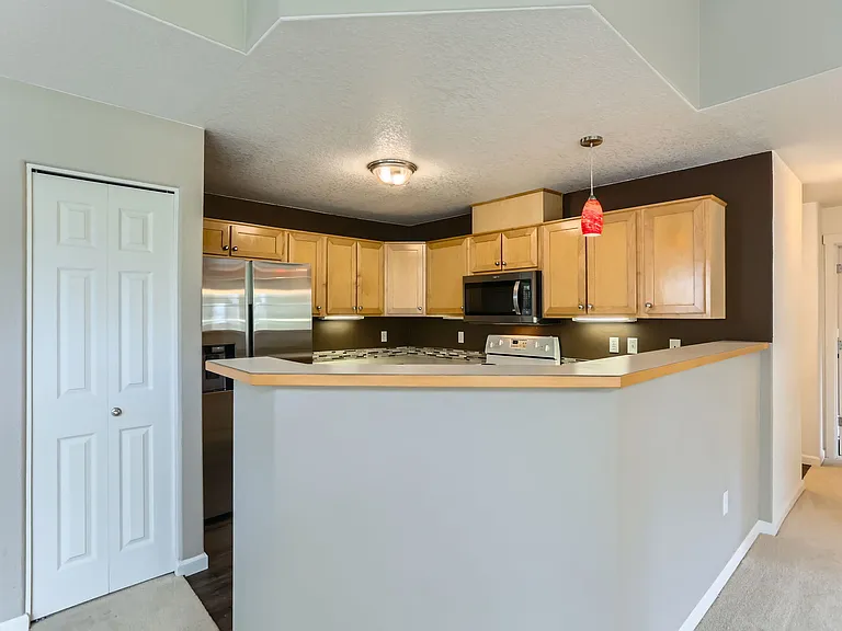 14700 SW Sandhill Loop #204 — Photo 10
