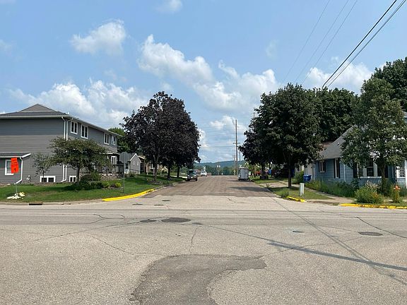 5th image of 106 High Forest St