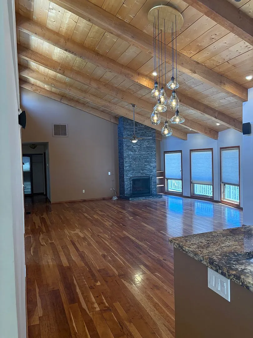 Unfurnished, 1-year long-term rental, Procure Only Summer Special: $1000 Off 1st month rent with ... — Photo 3