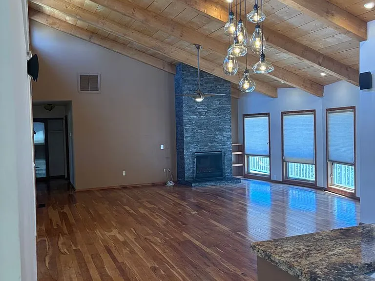 70 Moore Dr — Photo 3