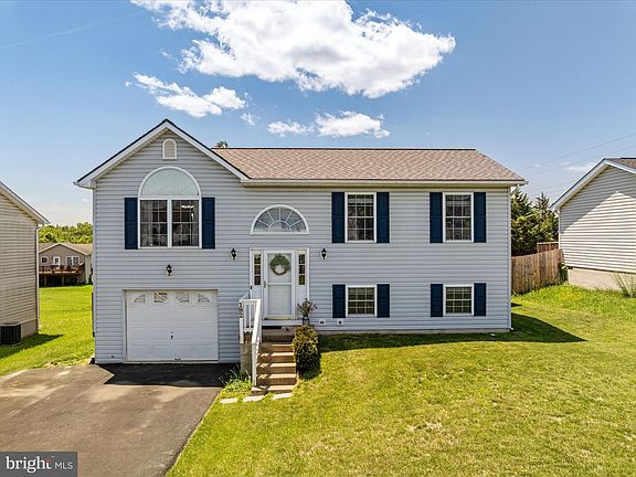 2nd image of 192 Moonlight Ln