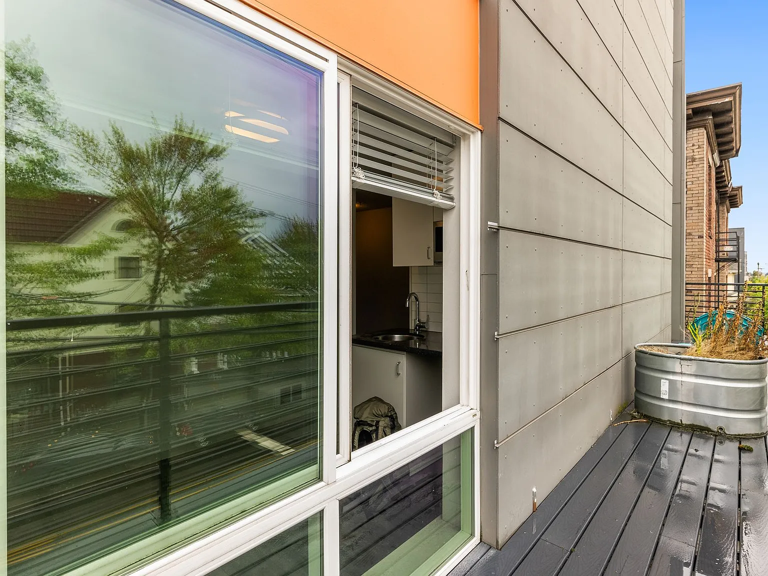 1806-1812 12th Ave Apartments — Photo 4