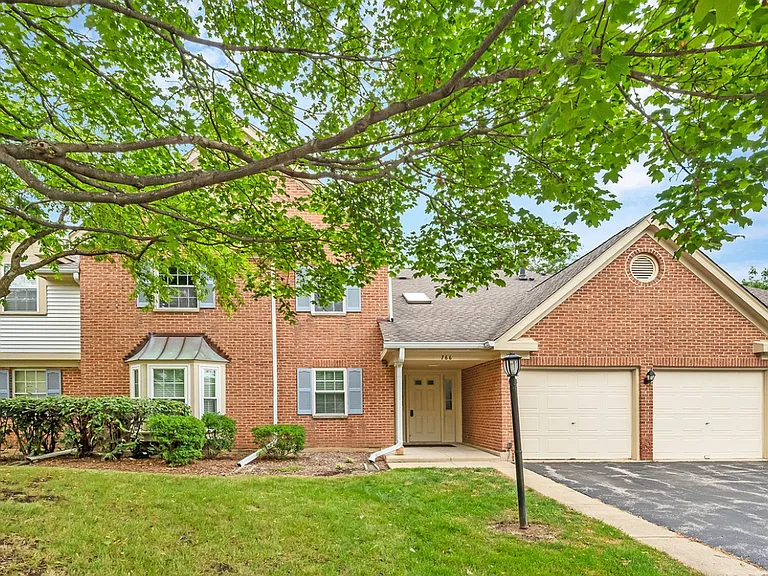 166 Stirling Ln #V2 — Photo 1