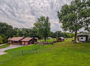 8938 E Division St, Strafford, MO 65757