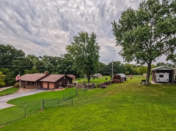 8938 E Division Street, Strafford, MO 65757
