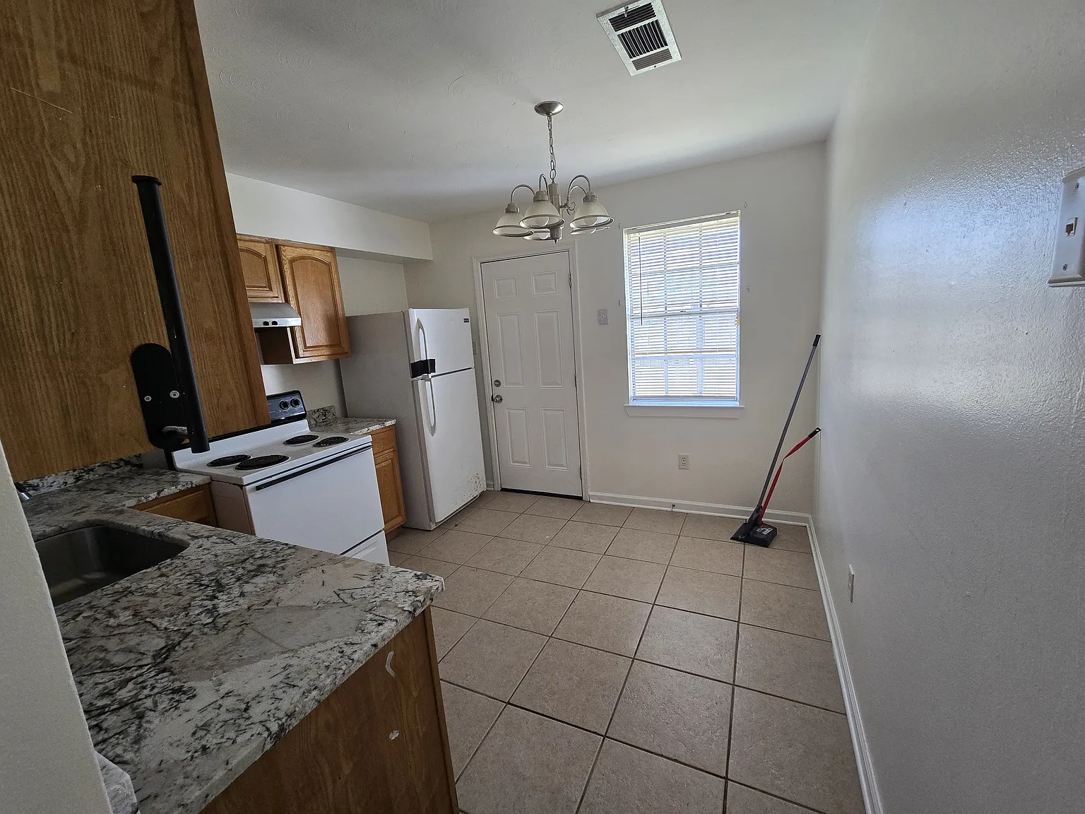 2000 Lena Drive - A — Photo 4