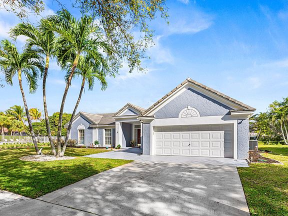 2nd image of 3875 Sabal Lakes Road