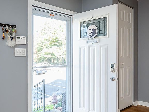 2nd image of 507 Park Manor Cir Unit 29