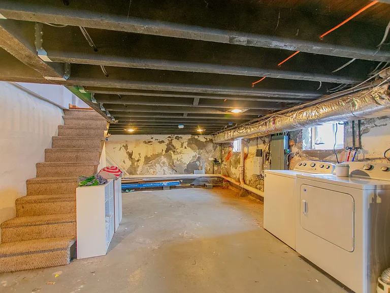 152 Tree St — Photo 8