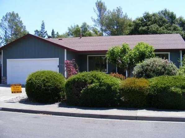 1052 Manor Dr, Sonoma, CA 95476