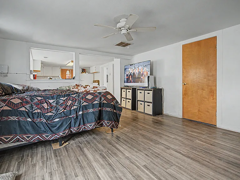 1803 Grand Ave — Photo 8