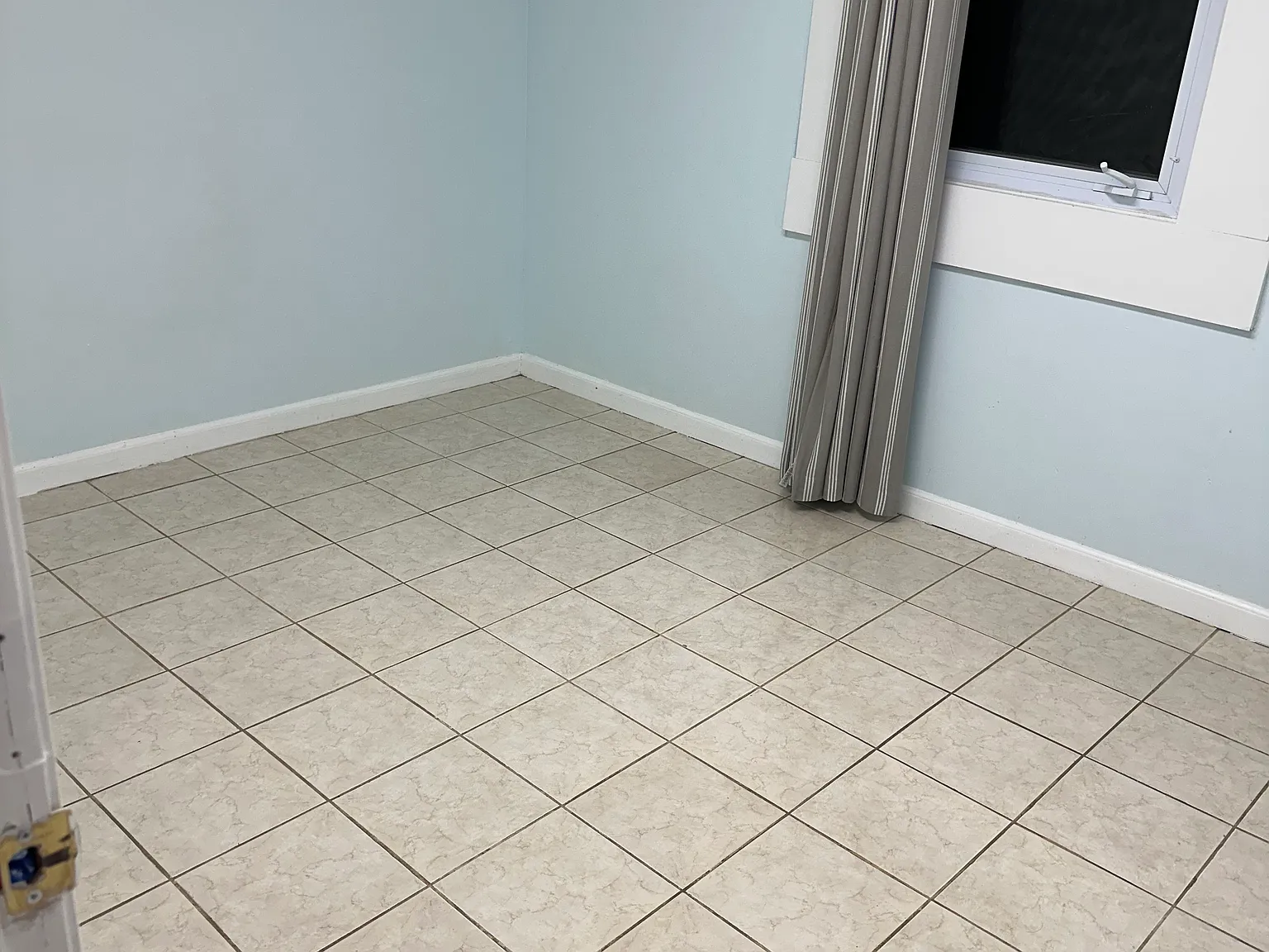 2 bed, 950 sqft, $2,000 — Photo 2