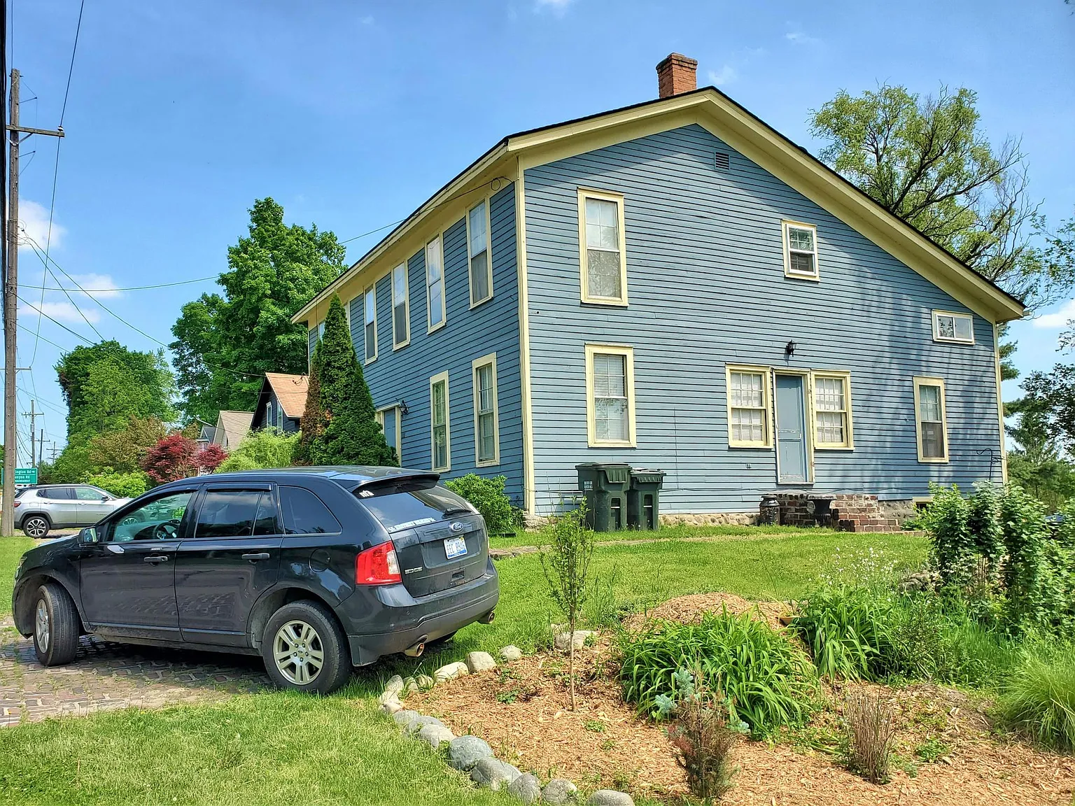 3 bed, 1.5 bath, 1600 sqft, $2,000 — Photo 3
