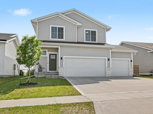 2937 Indigo Ln, Pella, IA 50219