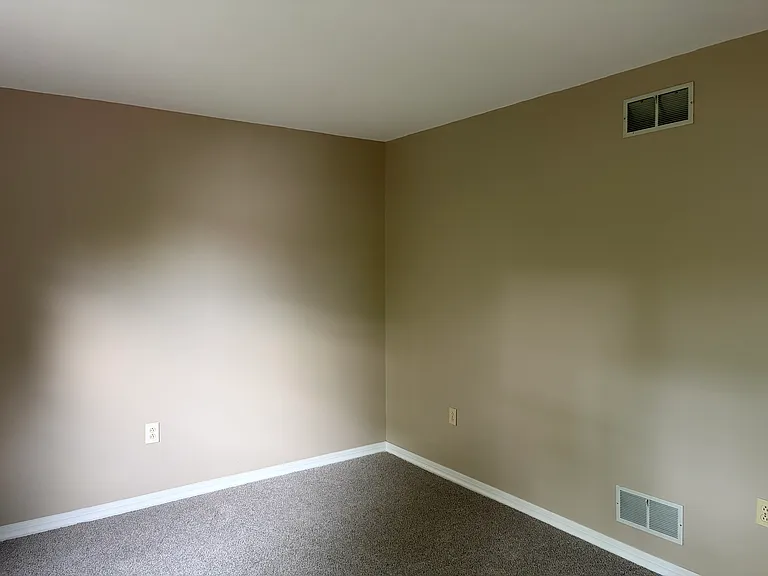 141 E South St — Photo 12