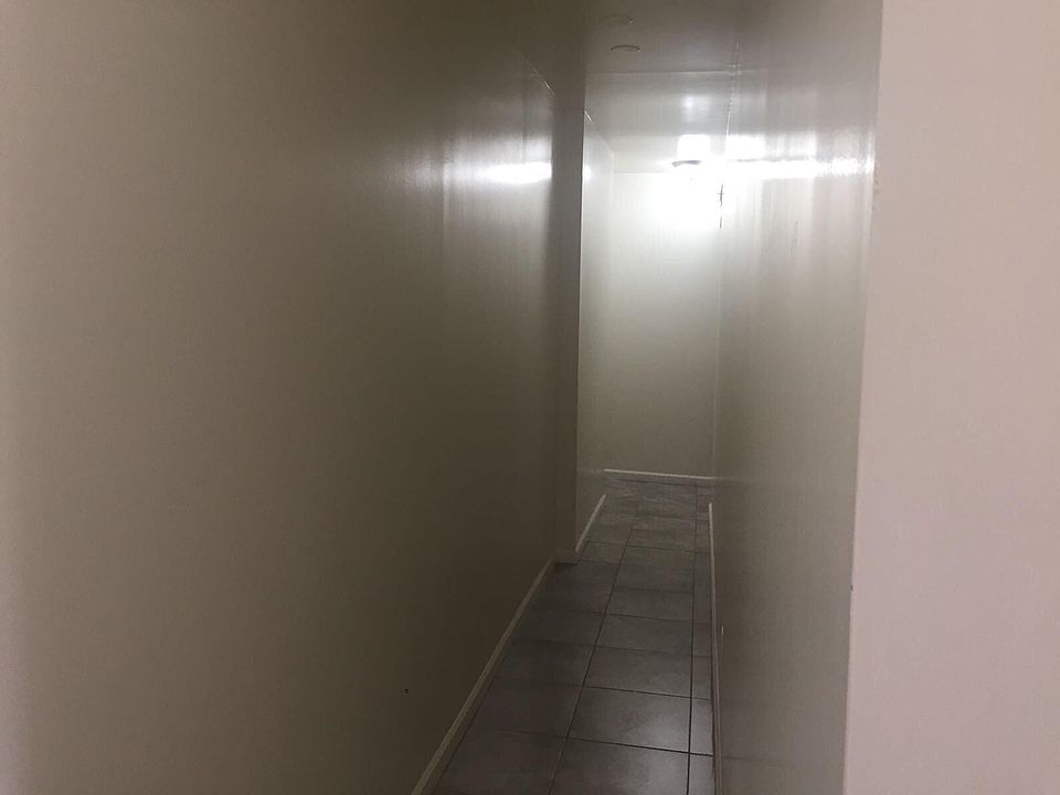 2nd image of 1286 Waring Ave #1