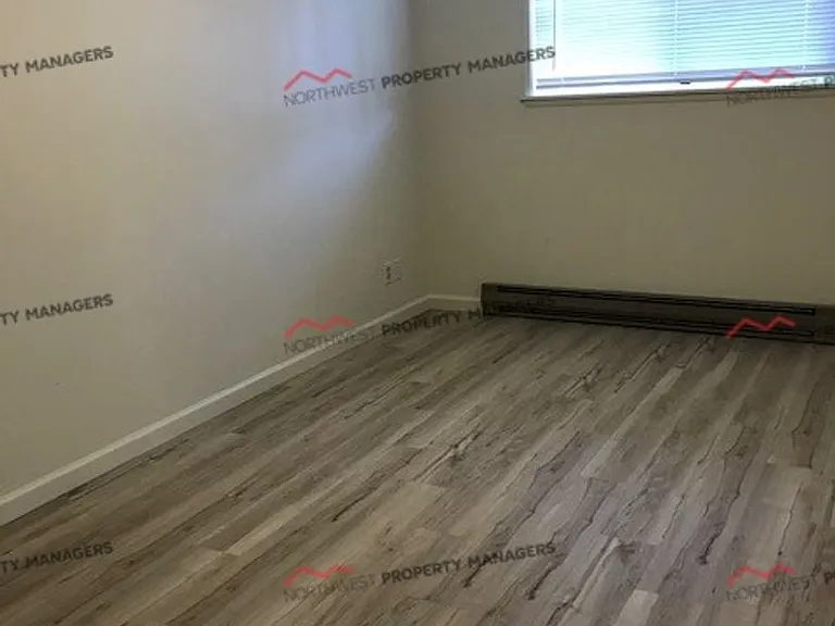 1505 Lewis St #1-16 — Photo 11