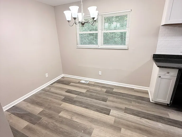 207 Custer Cir — Photo 4