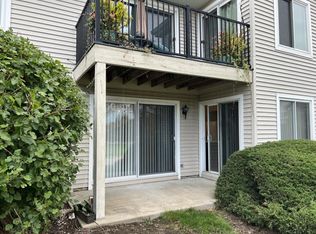 7000 Dover Ct APT 102, Woodridge, IL 60517