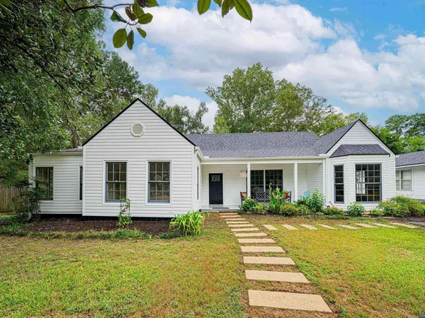 1230 Myrtle St, Kilgore, TX 75662