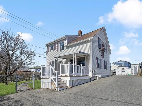 156 School St, Pawtucket, RI 02860