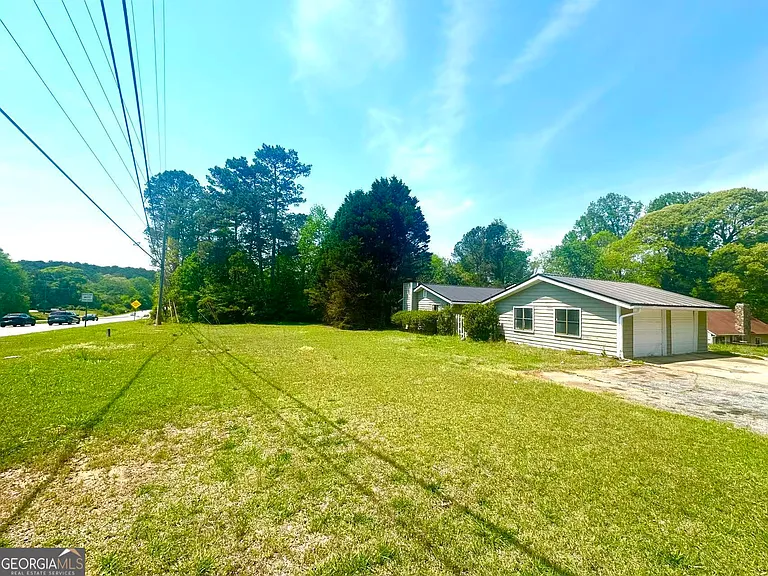 100 Lakeview Ln — Photo 3