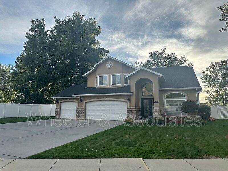 895 Mountain View Rd, Centerville, UT 84014 Zillow