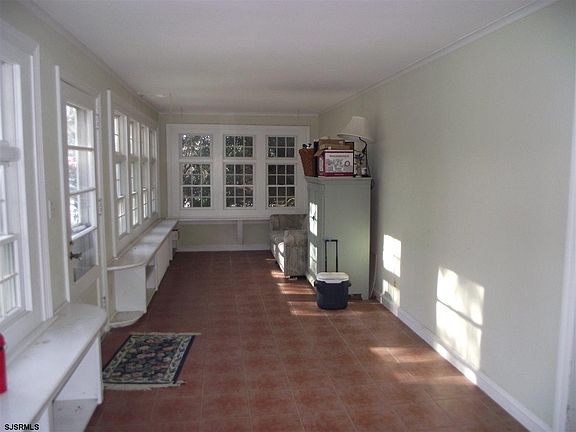 5th image of 110 Farragut Ave