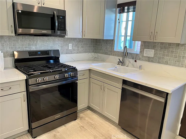 22953 Blythe St N — Photo 11