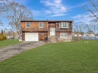 191 Hawthorne Street, Mastic, NY 11950