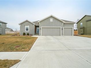 14287 S Landon St, Olathe, KS 66061