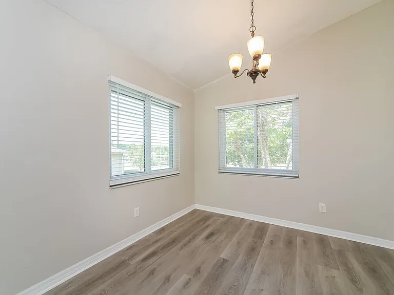 1323 Hillview Dr — Photo 7