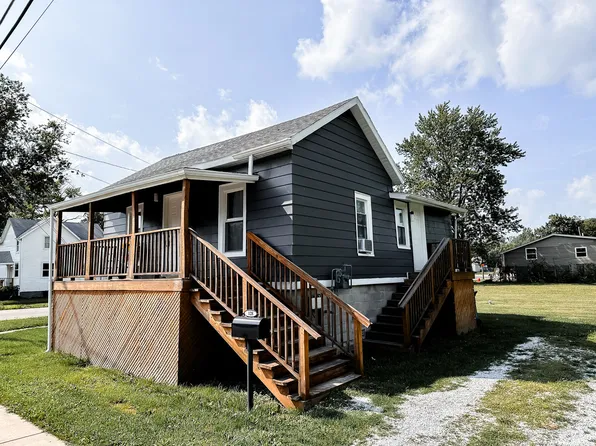 128 W North St, Watseka, IL 60970
