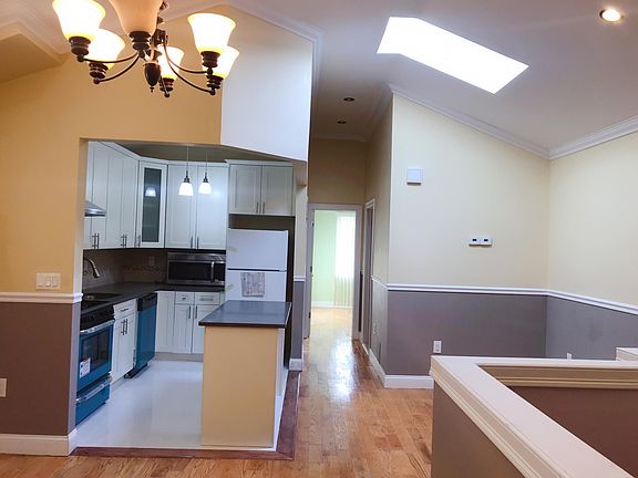 3rd image of 5520 Avenue O Unit 2