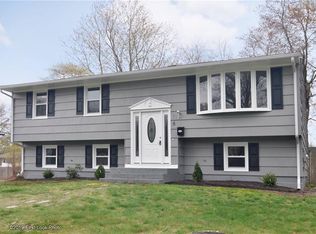 6 Monk Rd, Warwick, RI 02889