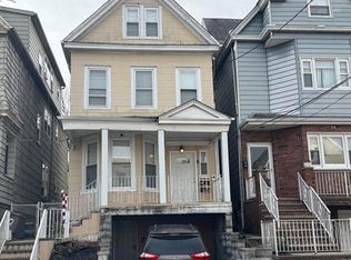 40 Willow St, Bayonne, NJ 07002