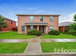 834 Smokey Oak St, Lancaster, TX 75146