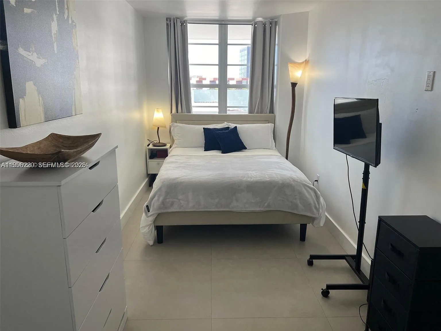 The Decoplage Condo — Photo 2