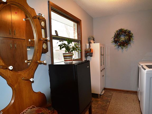 3rd image of 1203 E Labrador Blvd