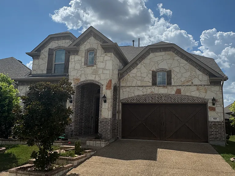 621 Whitetail Rd — Photo 1