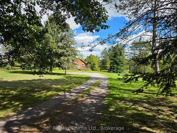 4th image of 663 Esker Rd