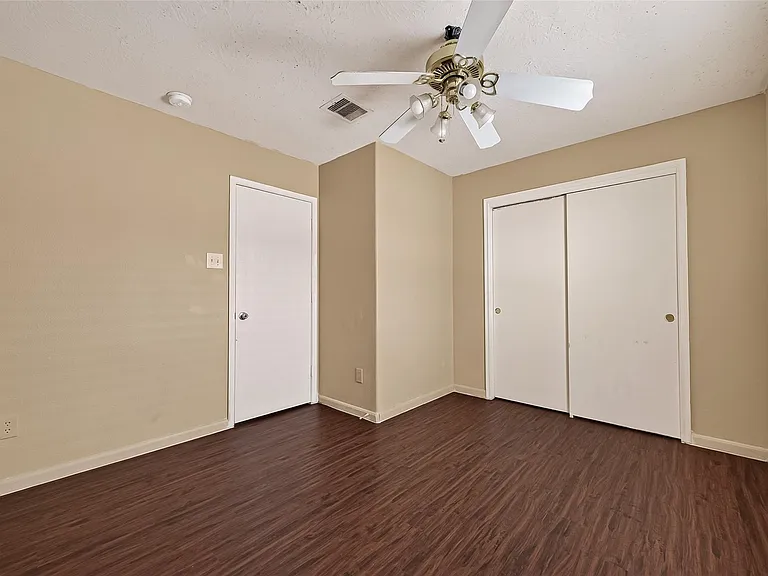 827 Royal George Ln — Photo 25