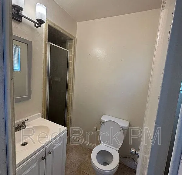 2240 Glen Ave — Photo 10
