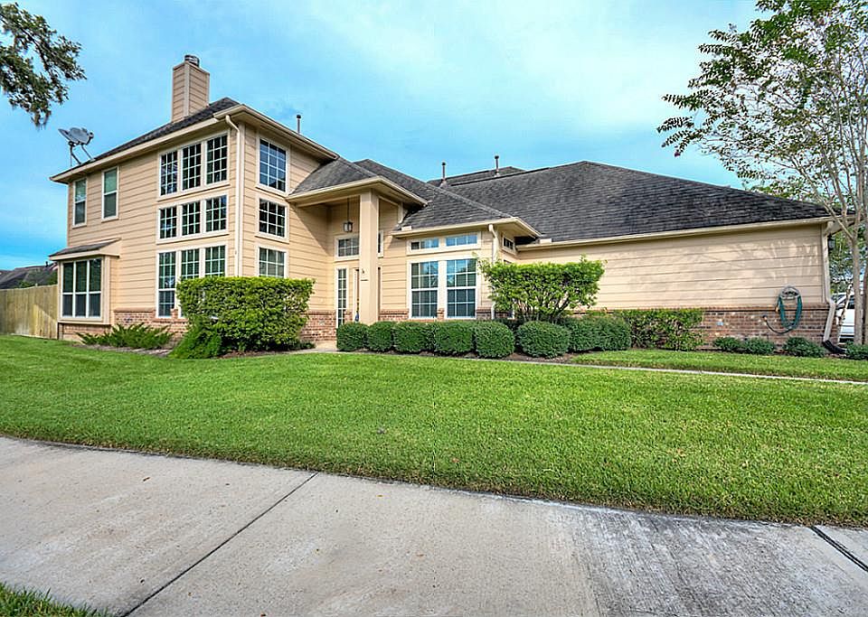 1st image of 8903 Summer Ash Ln