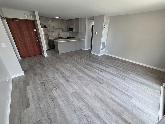 3rd image of 2215 Aloha Dr #12M
