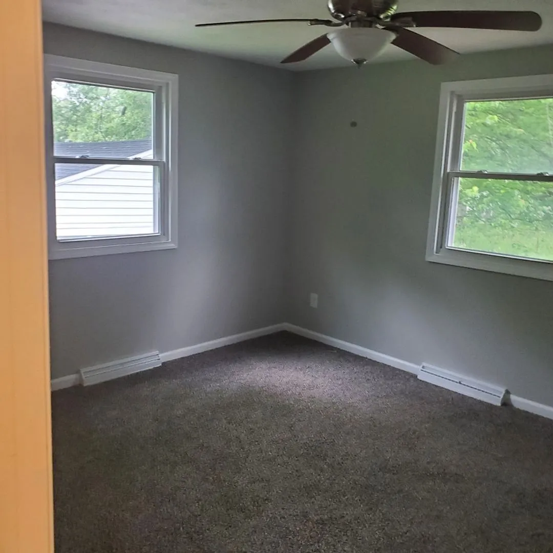 6 Bdrm House For Rent — Photo 4