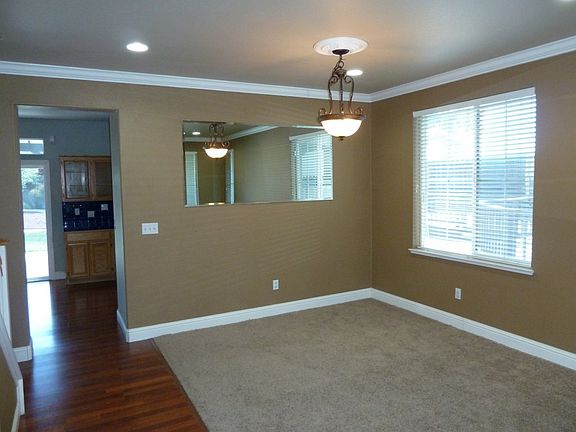 5th image of 2543 Evelyn Ct E