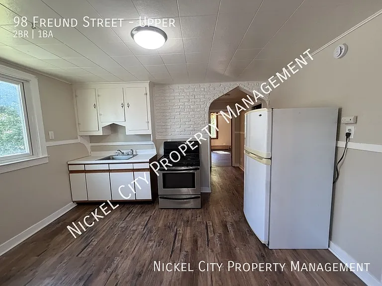 98 Freund St #UPPER — Photo 11