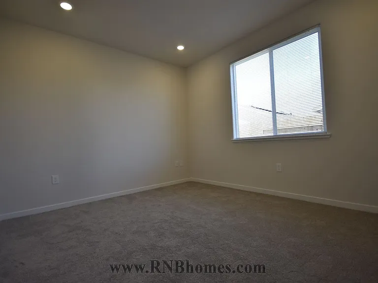 3921 Slurry St — Photo 11
