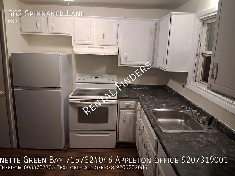 562 Spinnaker Ln — Photo 1
